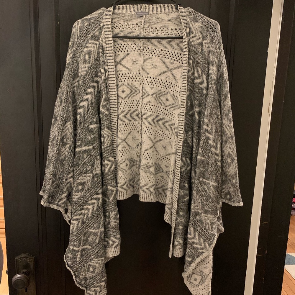 🛍 4/$20 🛍 Charlotte Russe Aztec Print Shawl